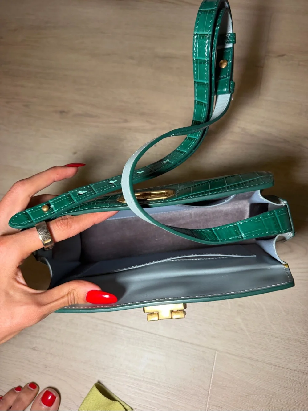 Songmont Green Croc-Embossed Shoulder Bag with Gold-Tone Clasp